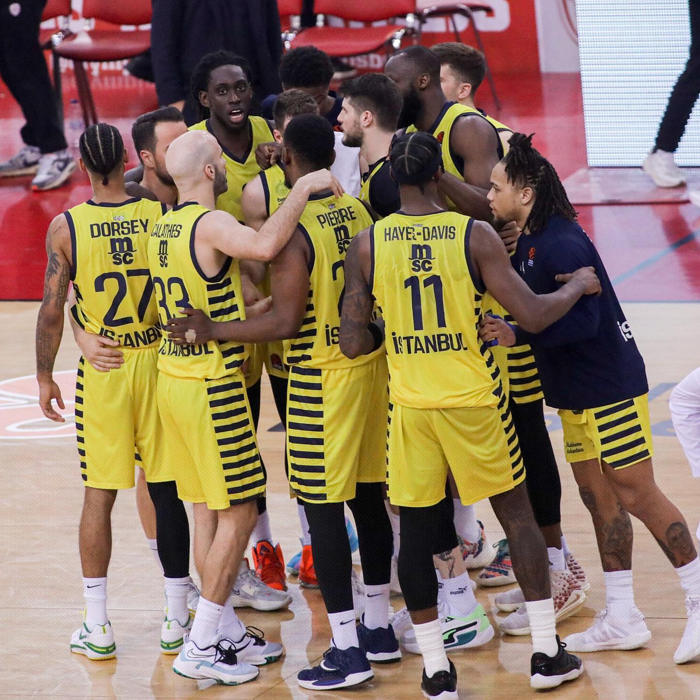 中超：山东泰山客场2-0完胜青岛队（中超：山东泰山客场2-0击退青岛队）