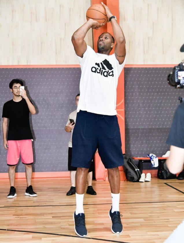 记者：当初是佩普要国足跟越南打对攻，还开小会不让陈洋参加（记者称佩普主导国足与越南打对攻，并私下开会未邀陈洋）