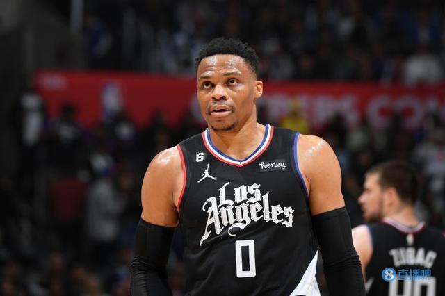 浙江男篮末节连得10分逆转辽宁（浙江男篮末节掀10分高潮逆转辽宁）