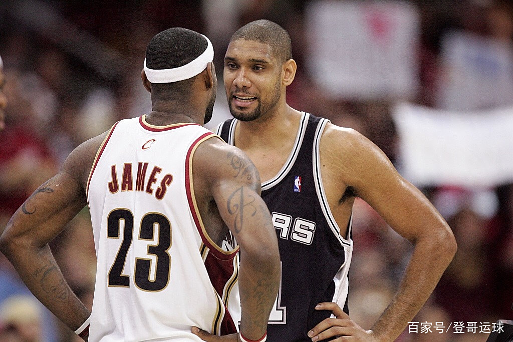 科莫队晒帕斯晃倒劳塔罗视频，后者回应差不多得了（科莫队发布帕斯晃倒劳塔罗视频，劳塔罗回应：差不多就行了）