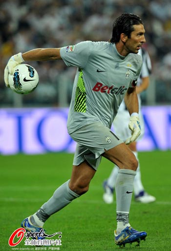 凯拉特后卫：踢国米很艰难，但他们的前锋也像我一样是普通人（凯拉特后卫：对阵国米困难重重，但他们的锋线也不过是凡人）