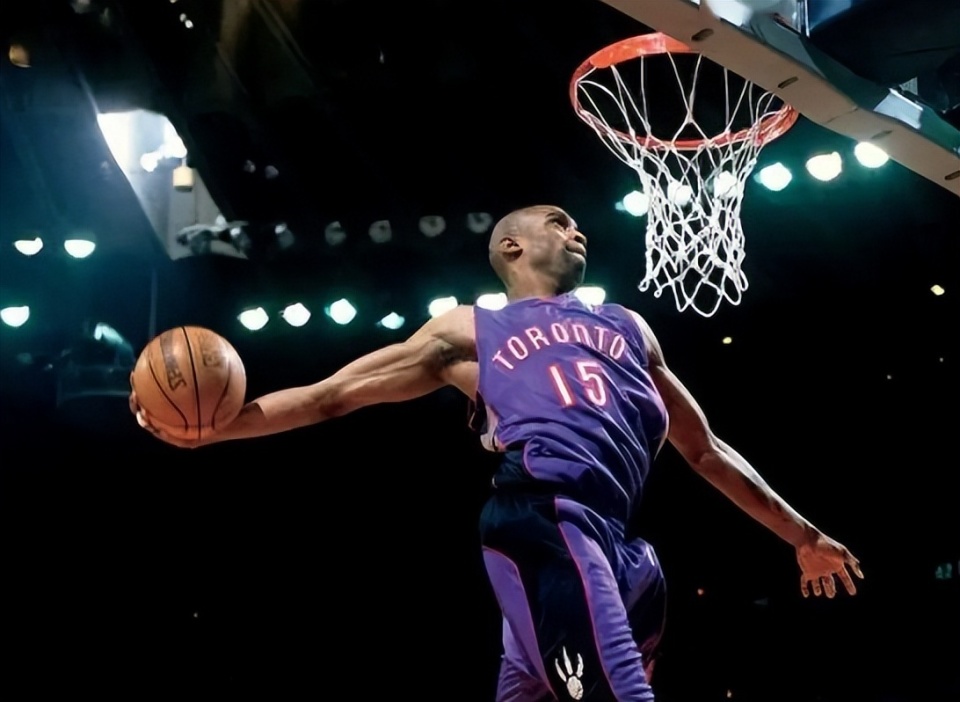 足球曝某豪门将出售队内三名老将，重建计划开启（足坛曝某豪门拟清洗三名老将，重建计划启动）