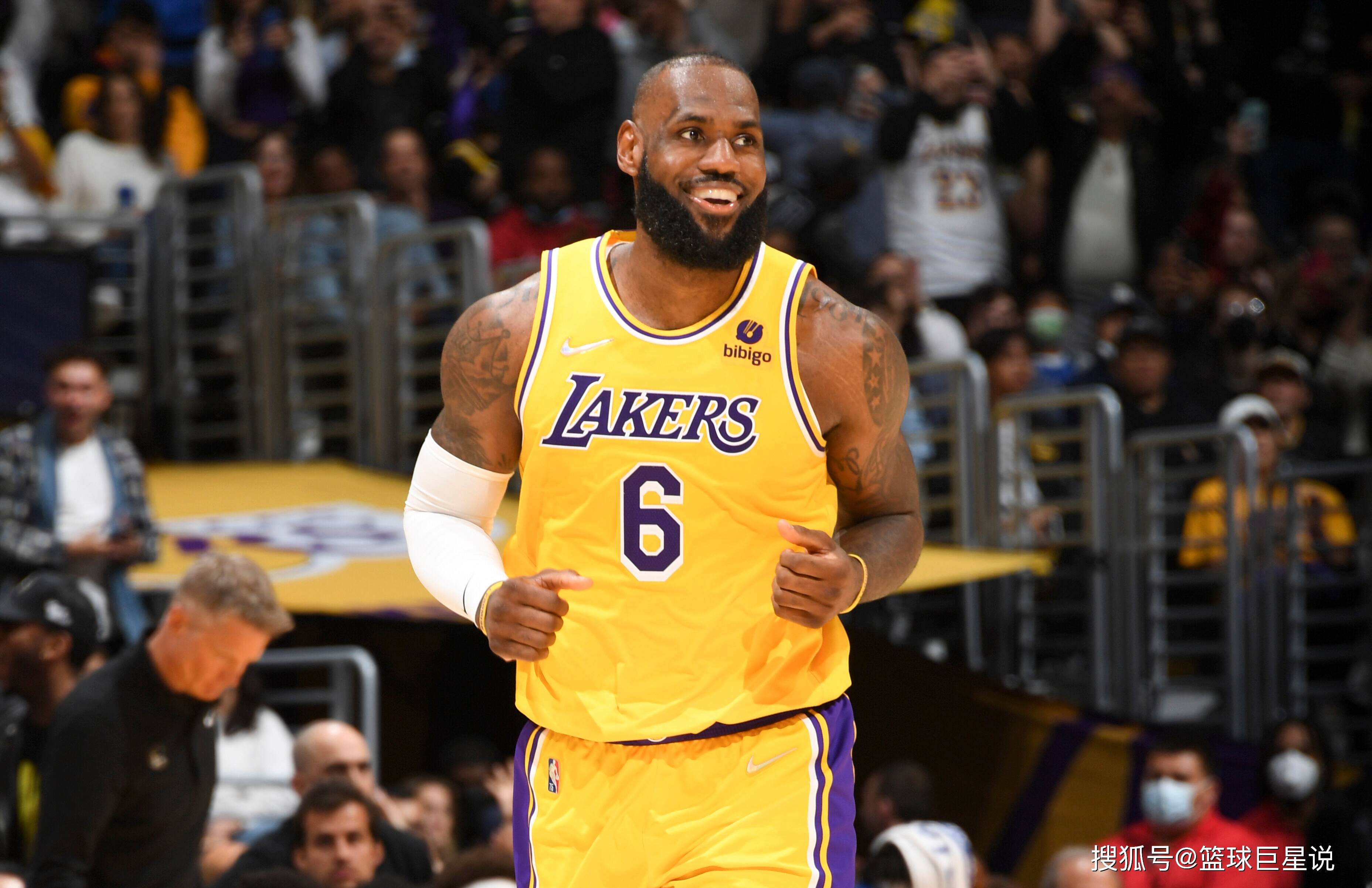 张镇麟最新训练！跑沙滩强化多点，若痊愈+阵容补强可再冲总决赛（张镇麟训练新进展：沙滩跑全面强化，若伤愈叠加补强，仍有望再闯总决赛）