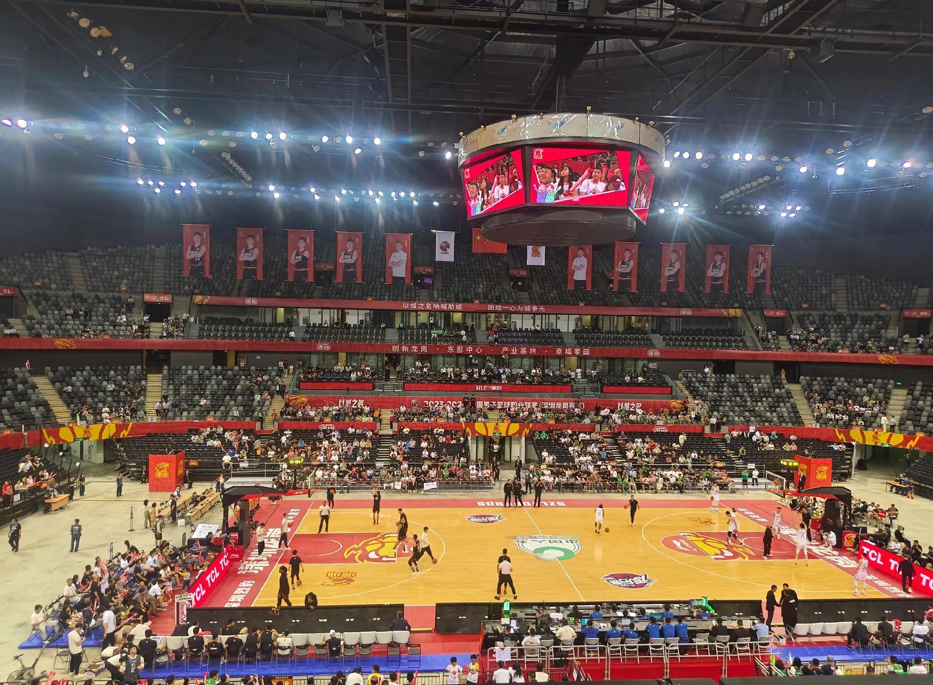 祝福，顾春含、邢琦等六名45岁的裁判员本赛季结束后挂哨（致敬：顾春含、邢琦等六位45岁裁判本赛季后告别执法）