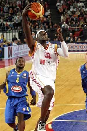 北京男篮迎战广厦恐遭两连败（北京男篮对阵广厦或遭两连败）