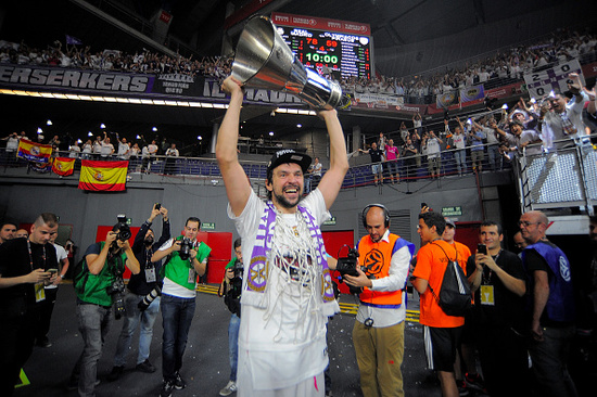 阿德耶米：非法武器是未拆封的盲盒物品，我保证今后不再犯（阿德耶米：涉非法武器为未拆封盲盒物品，承诺今后不再犯）