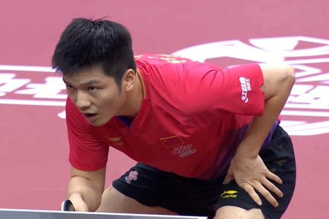 的头球敲开 的头球敲开